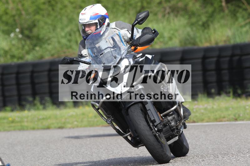 /Archiv-2025/10 23.04.2025 Cornu Master School ADR/gruen-vert/0